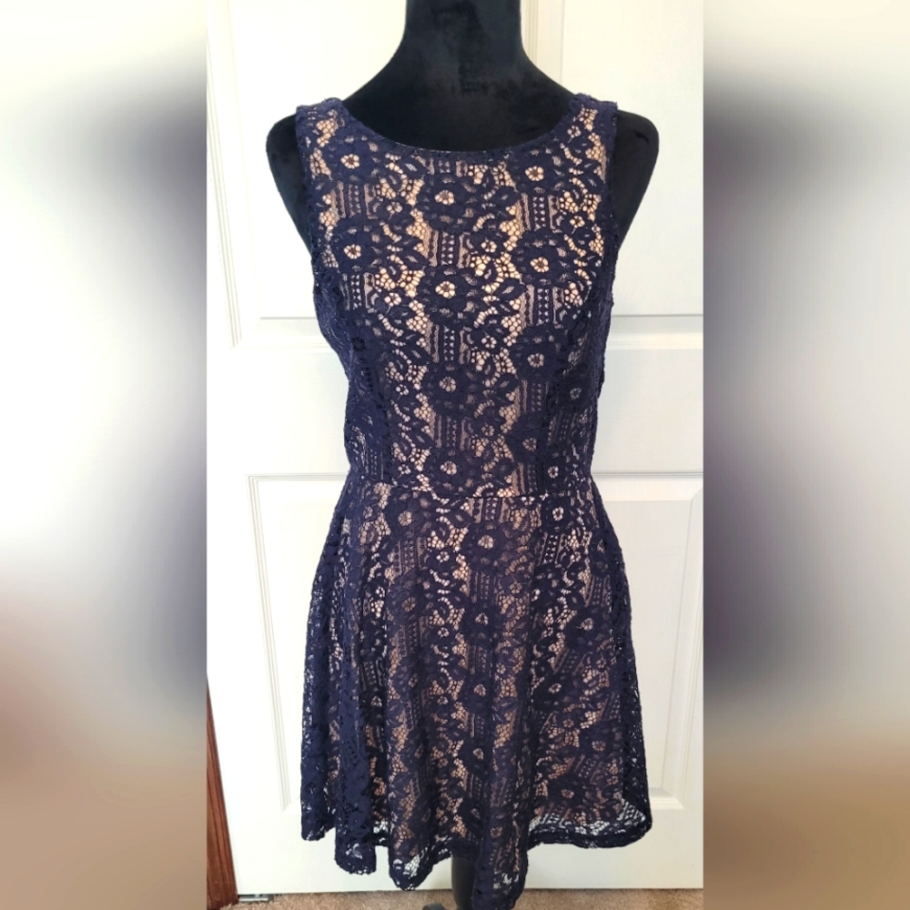 NAVY & CREAM Speechless Dress Size Medium